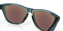 Load image into Gallery viewer, Oakley Frogskin Prizm Sapphr Sunglasses
